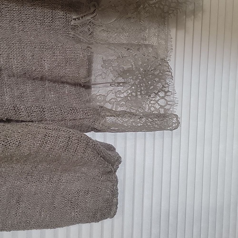 Sweater - Picture 4 of 5